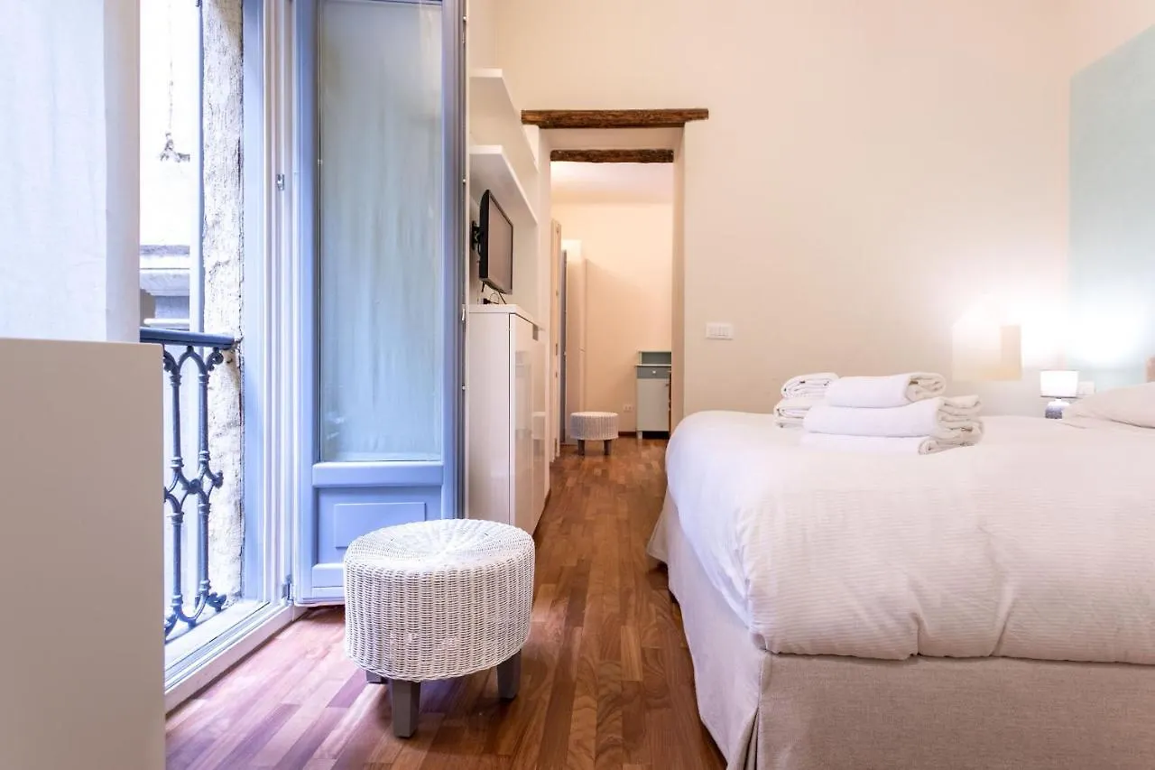 Appartement Pontaccio à Milan 0*,
