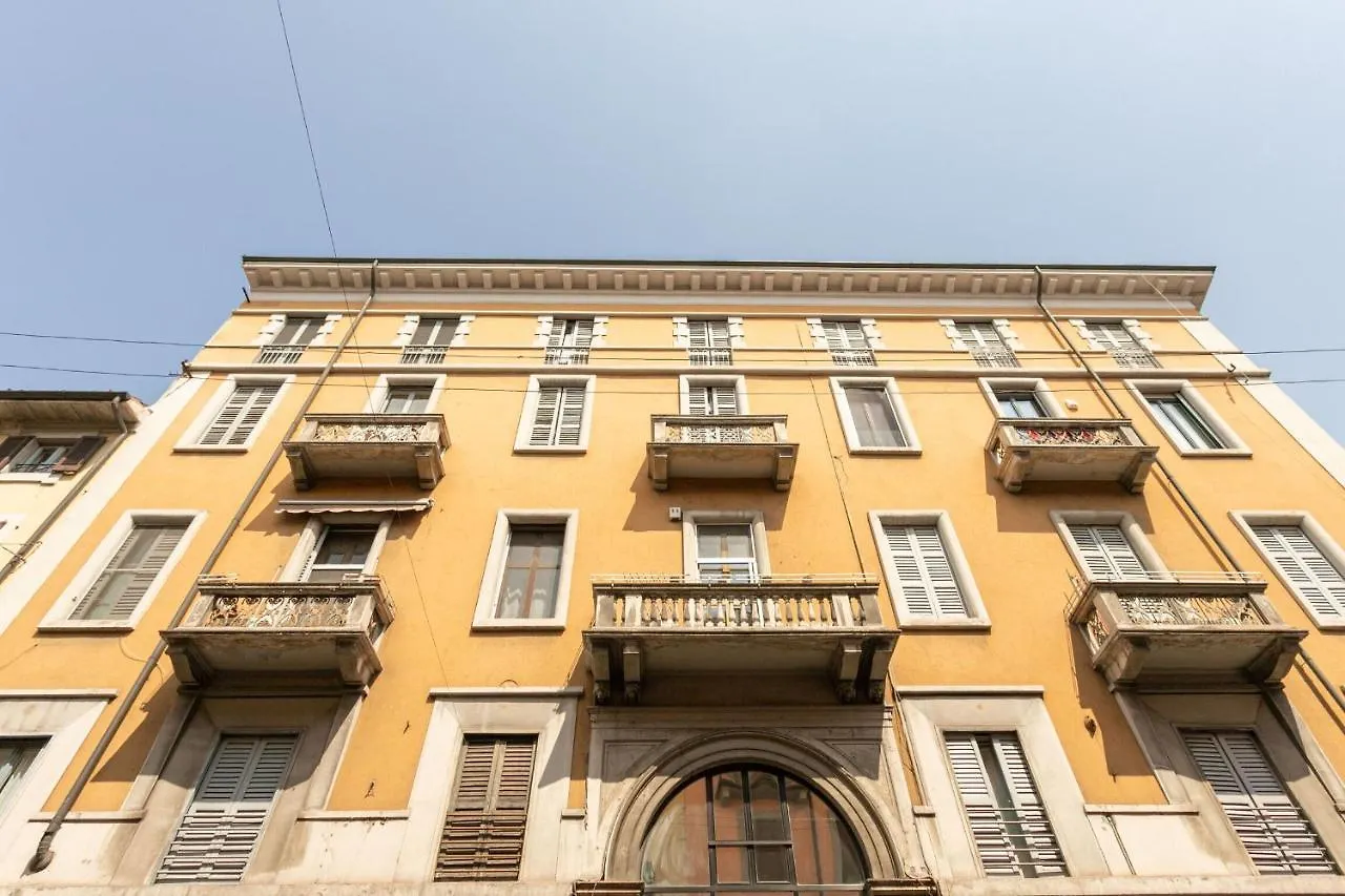 Appartement Pontaccio à Milan 0*,